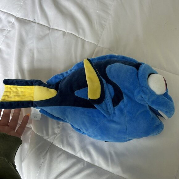 17" Disney Pixar Dory Finding Nemo Movie Plush Stuffed Animal Toy Blue Fish - Picture 5 of 7